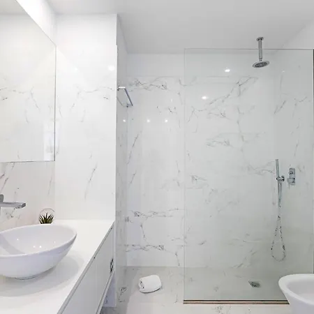 Stylish Flat W/ Gym & Parking By Lovelystay Apartamento Porto