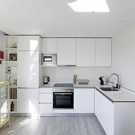 Stylish Flat W/ Gym & Parking By Lovelystay Apartamento